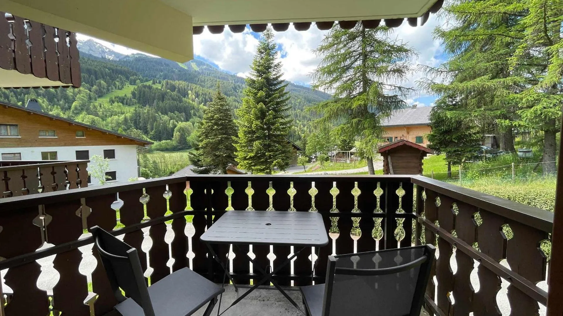 Studio Calme Avec Balcon Sud, Parking, 4 Pers Max - Abondance - Fr-1-692-100 0*,  France