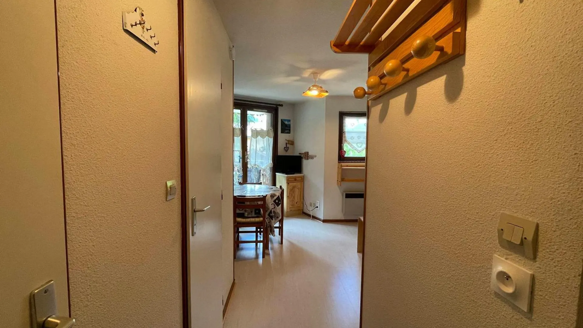 Studio Calme Avec Balcon Sud, Parking, 4 Pers Max - Abondance - Fr-1-692-100 0*,
